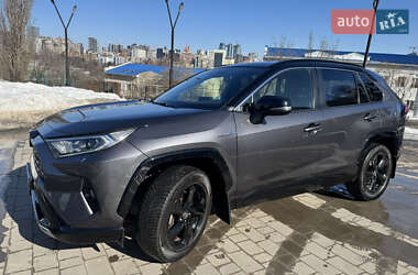 Внедорожник / Кроссовер Toyota RAV4 2021 в Киеве