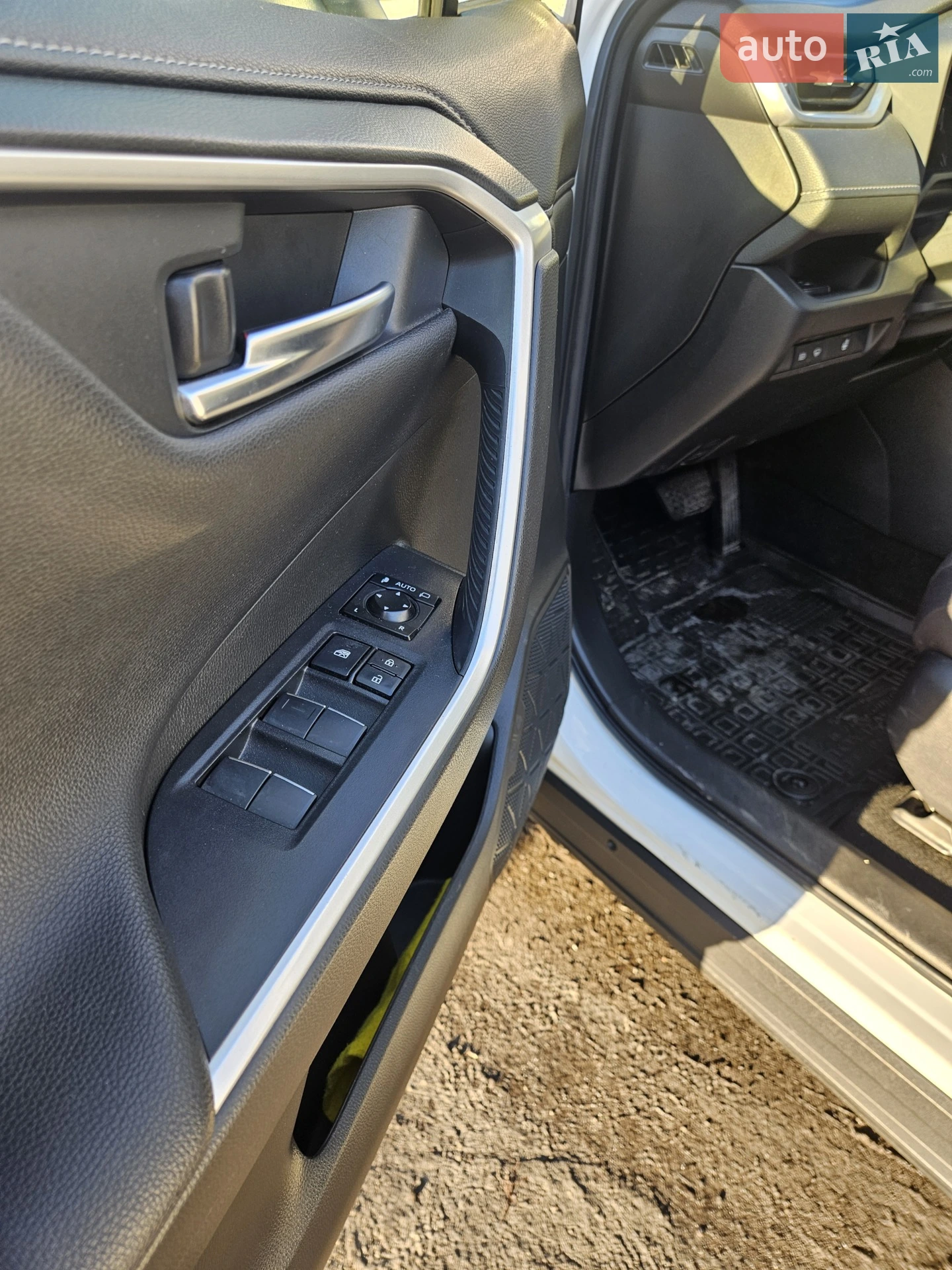 2020 Toyota RAV 4 - мініатюра 11