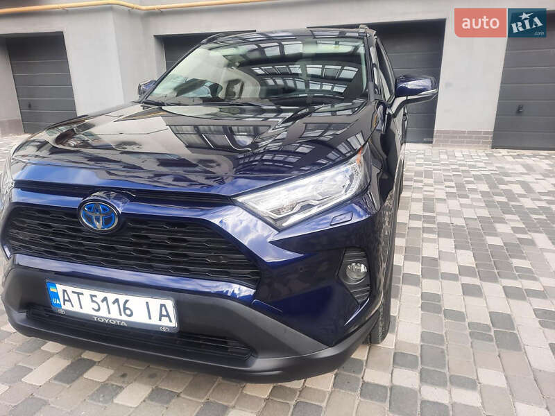 Внедорожник / Кроссовер Toyota RAV4 2019 в Ивано-Франковске
