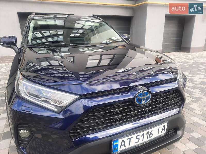 Внедорожник / Кроссовер Toyota RAV4 2019 в Ивано-Франковске