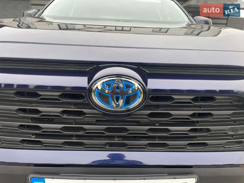 Внедорожник / Кроссовер Toyota RAV4 2019 в Ивано-Франковске