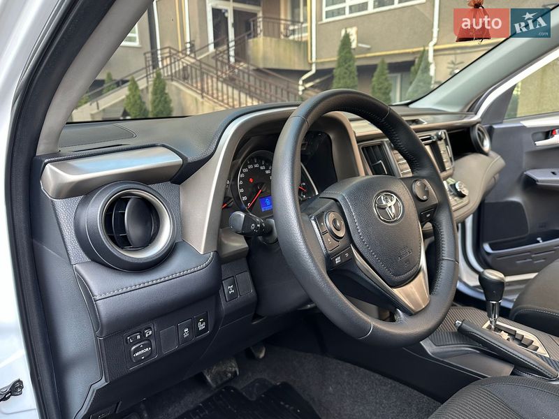 Позашляховик / Кросовер Toyota RAV4 2013 в Одесі