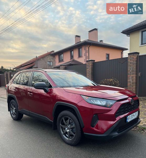 Внедорожник / Кроссовер Toyota RAV4 2018 в Киеве