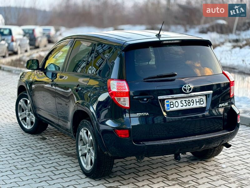 Внедорожник / Кроссовер Toyota RAV4 2011 в Тернополе