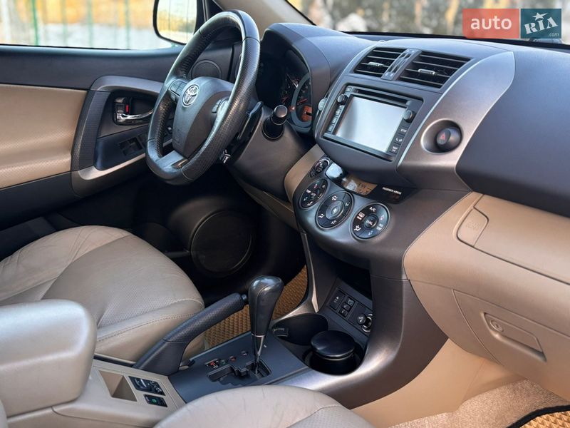 Внедорожник / Кроссовер Toyota RAV4 2011 в Тернополе