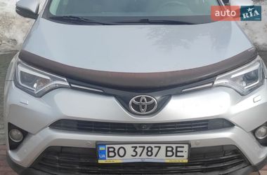 Позашляховик / Кросовер Toyota RAV4 2015 в Тернополі