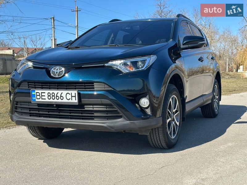 Внедорожник / Кроссовер Toyota RAV4 2018 в Николаеве