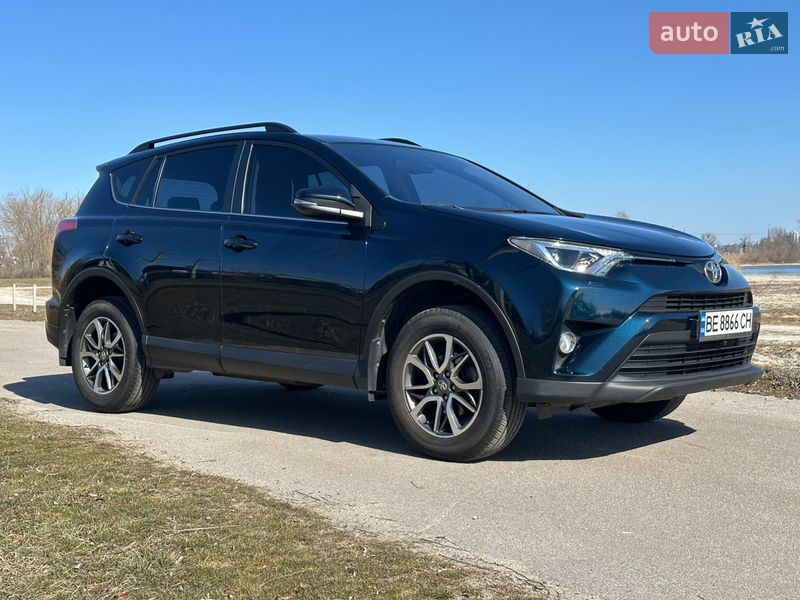 Внедорожник / Кроссовер Toyota RAV4 2018 в Николаеве