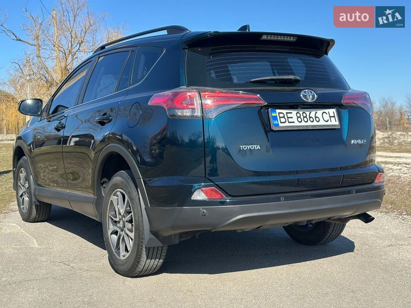 Внедорожник / Кроссовер Toyota RAV4 2018 в Николаеве