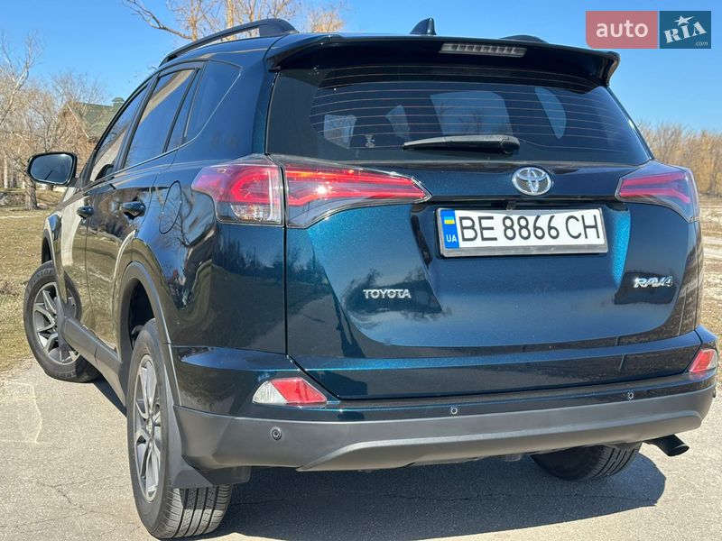 Внедорожник / Кроссовер Toyota RAV4 2018 в Николаеве