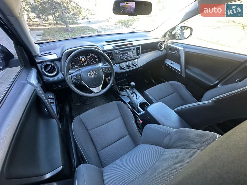 Внедорожник / Кроссовер Toyota RAV4 2018 в Николаеве