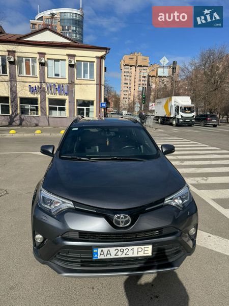 Внедорожник / Кроссовер Toyota RAV4 2016 в Киеве