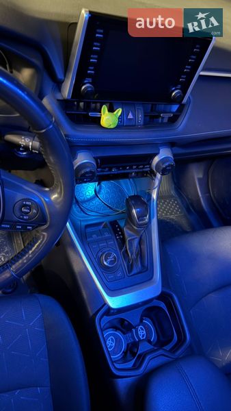 Внедорожник / Кроссовер Toyota RAV4 2019 в Киеве
