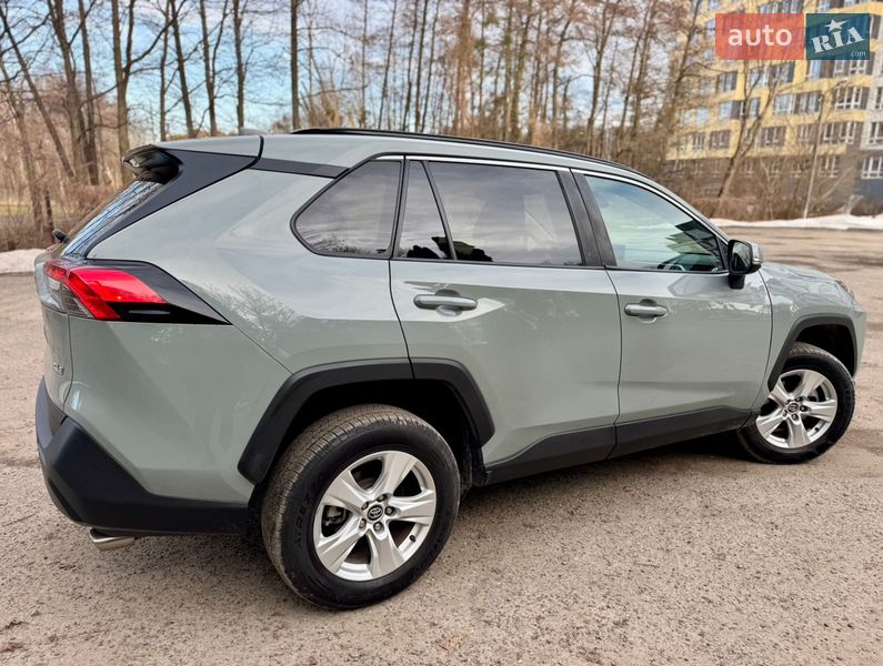 Внедорожник / Кроссовер Toyota RAV4 2020 в Львове