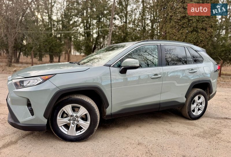 Внедорожник / Кроссовер Toyota RAV4 2020 в Львове