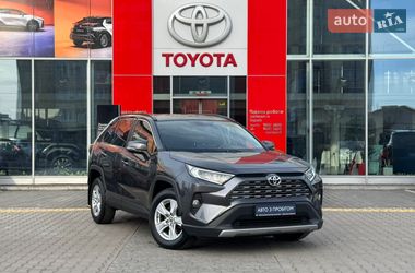 Внедорожник / Кроссовер Toyota RAV4 2019 в Ивано-Франковске