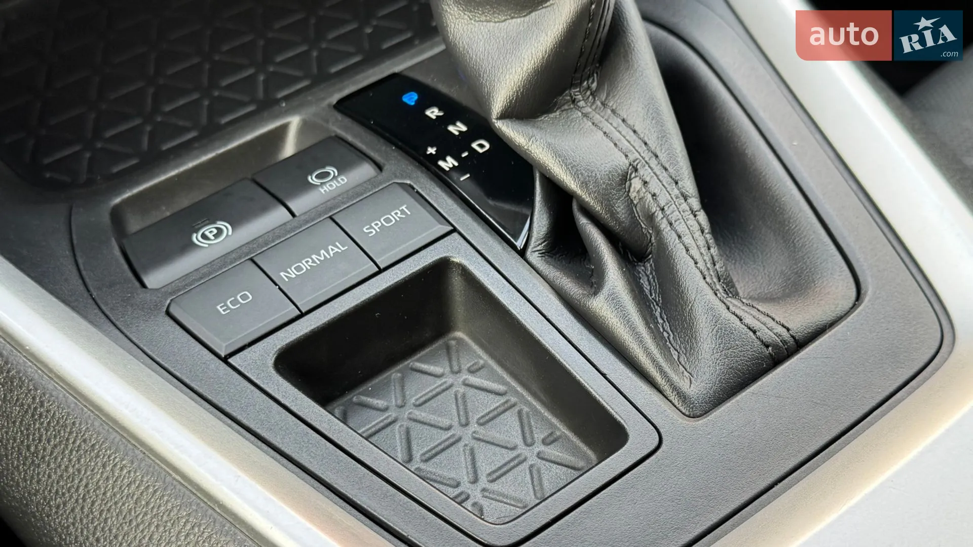 2019 Toyota RAV 4 - мініатюра 11