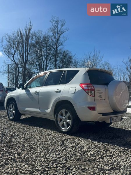Внедорожник / Кроссовер Toyota RAV4 2010 в Хмельницком