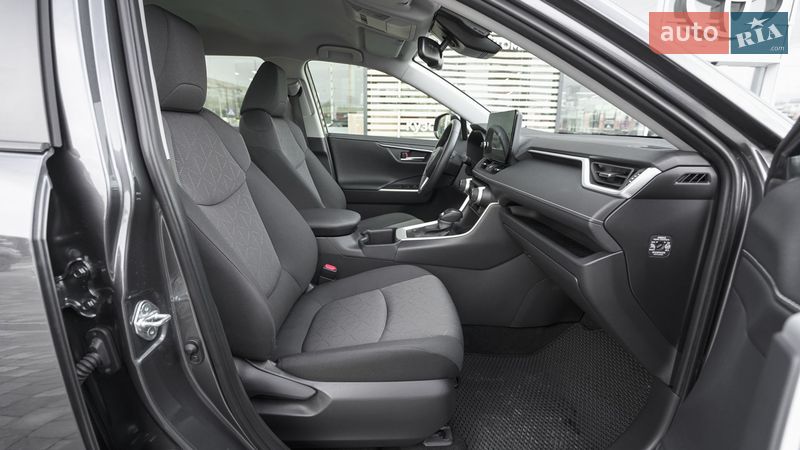 Внедорожник / Кроссовер Toyota RAV4 2024 в Львове