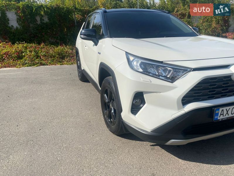 Внедорожник / Кроссовер Toyota RAV4 2019 в Харькове