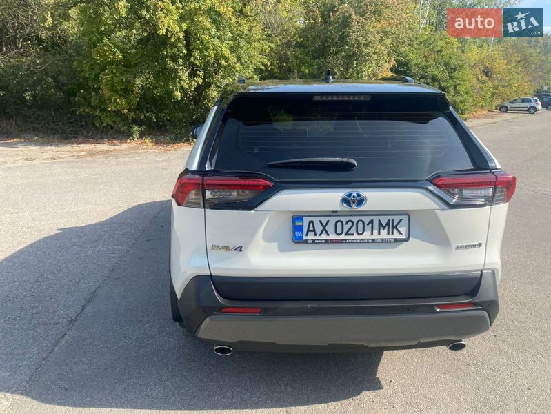Внедорожник / Кроссовер Toyota RAV4 2019 в Харькове