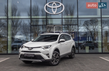 Внедорожник / Кроссовер Toyota RAV4 2016 в Днепре