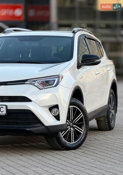 Внедорожник / Кроссовер Toyota RAV4 2018 в Львове