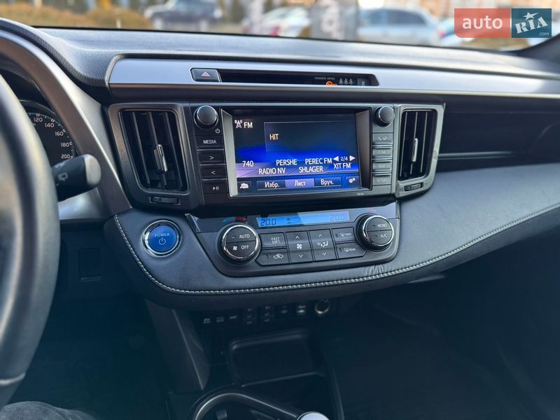 Внедорожник / Кроссовер Toyota RAV4 2018 в Львове