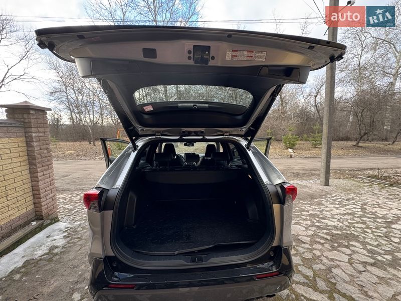 Внедорожник / Кроссовер Toyota RAV4 2020 в Кобеляках