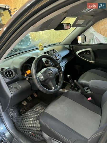 Внедорожник / Кроссовер Toyota RAV4 2007 в Черновцах