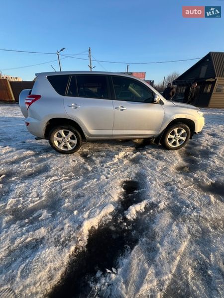 Внедорожник / Кроссовер Toyota RAV4 2011 в Прилуках