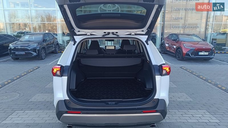 Внедорожник / Кроссовер Toyota RAV4 2025 в Киеве