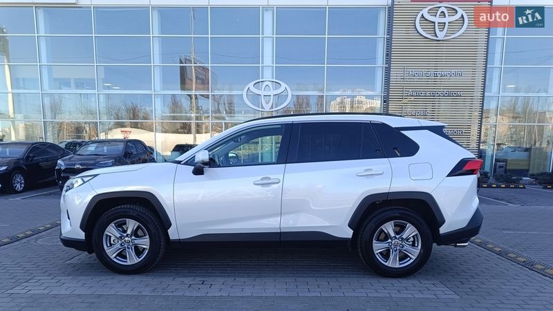 Внедорожник / Кроссовер Toyota RAV4 2025 в Киеве