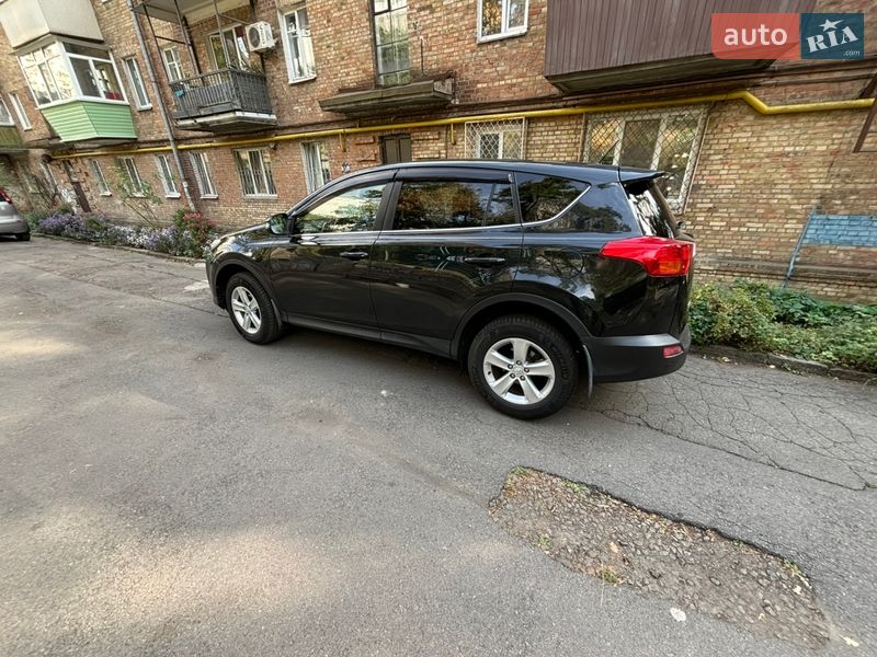 Внедорожник / Кроссовер Toyota RAV4 2013 в Борисполе