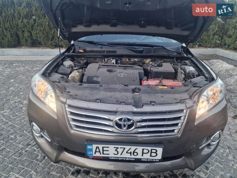 Внедорожник / Кроссовер Toyota RAV4 2010 в Днепре