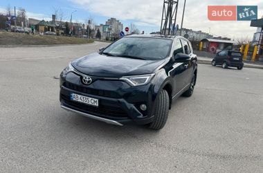 Внедорожник / Кроссовер Toyota RAV4 2017 в Львове