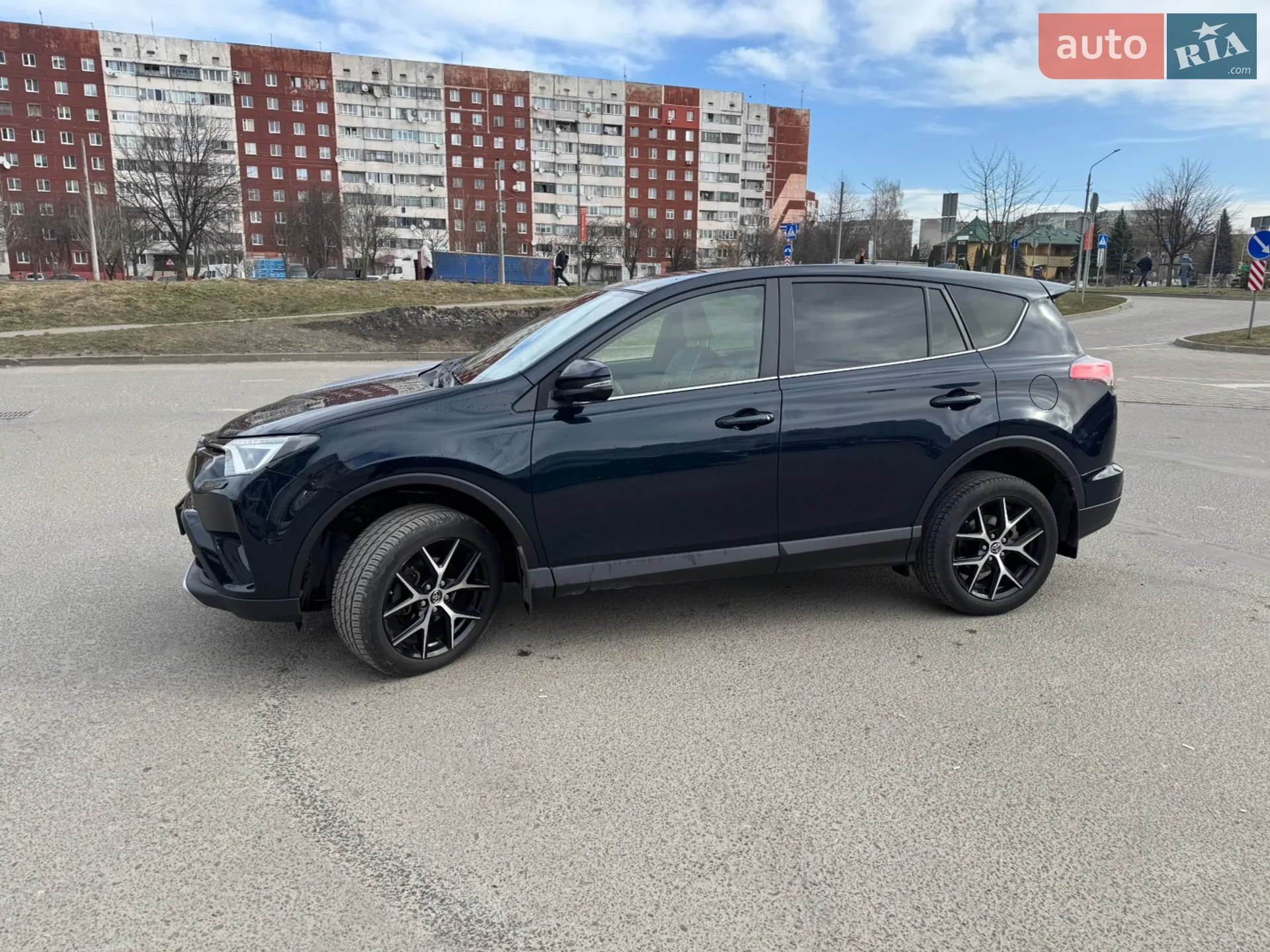 2017 Toyota RAV 4 - мініатюра 2