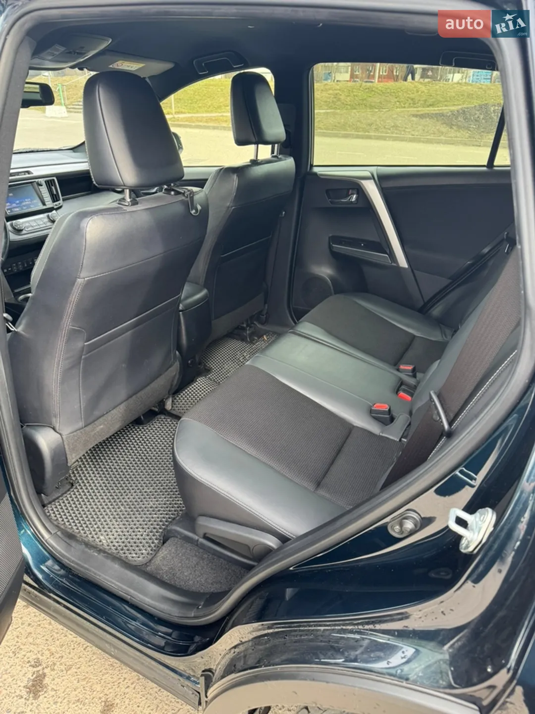 2017 Toyota RAV 4 - мініатюра 16