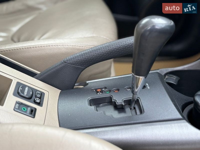 Позашляховик / Кросовер Toyota RAV4 2011 в Тернополі