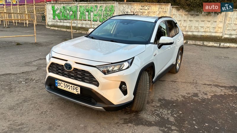 Внедорожник / Кроссовер Toyota RAV4 2020 в Львове