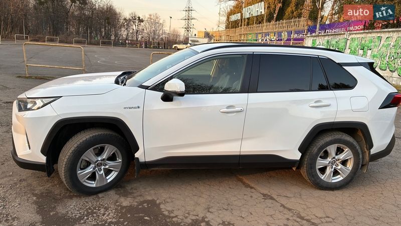 Внедорожник / Кроссовер Toyota RAV4 2020 в Львове