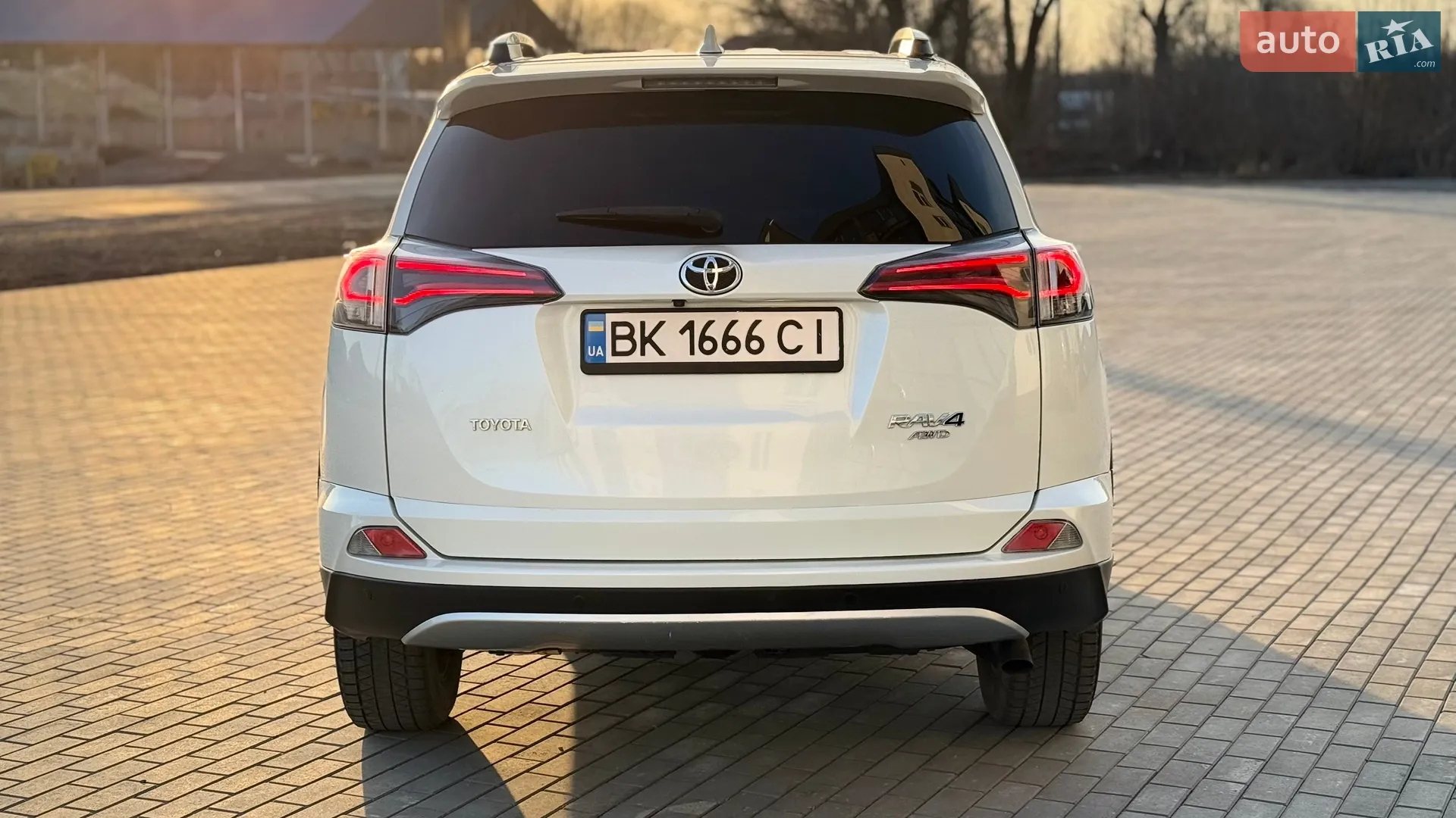 2016 Toyota RAV 4 - мініатюра 6
