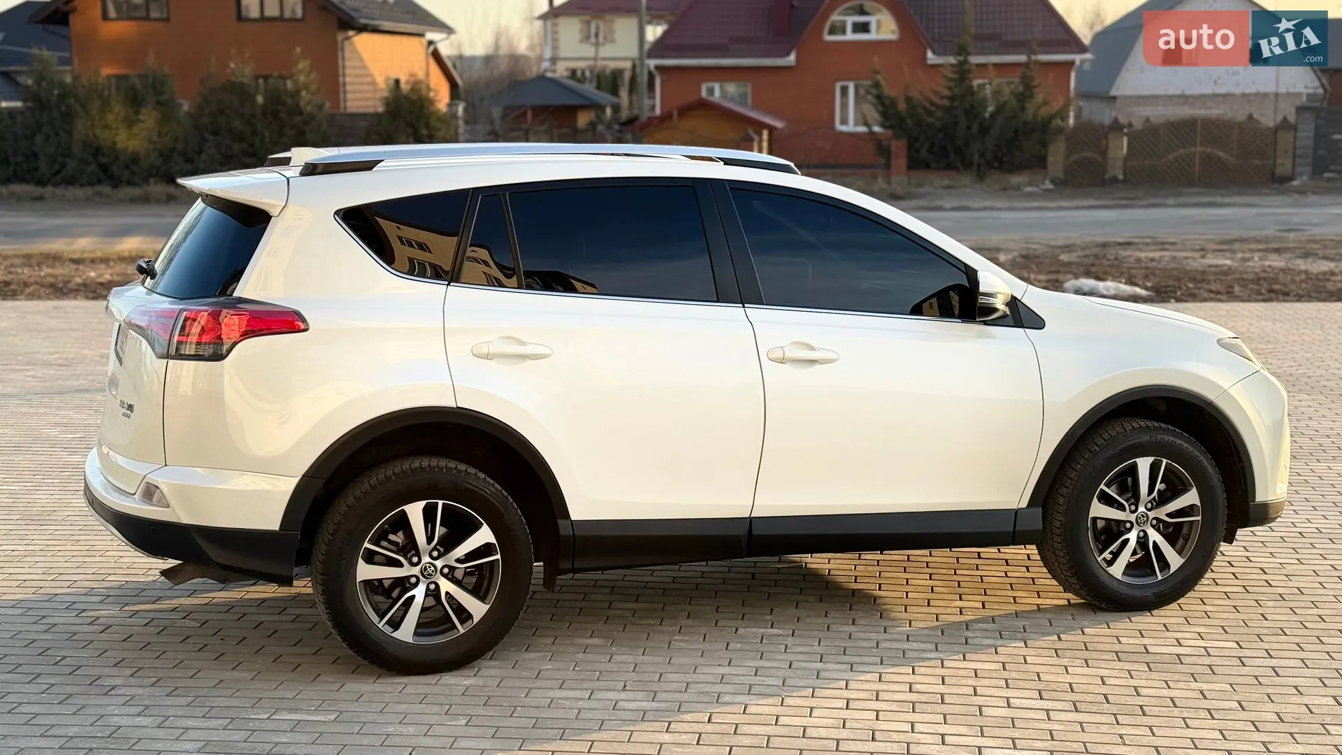 2016 Toyota RAV 4 - мініатюра 10