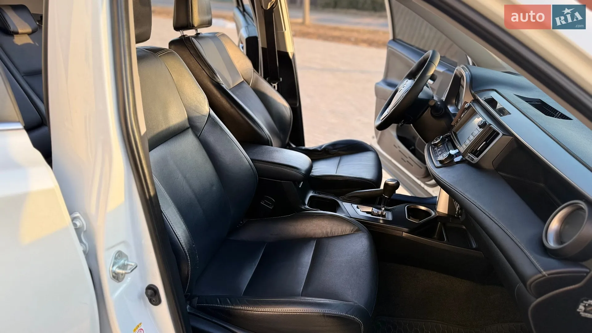 2016 Toyota RAV 4 - мініатюра 28