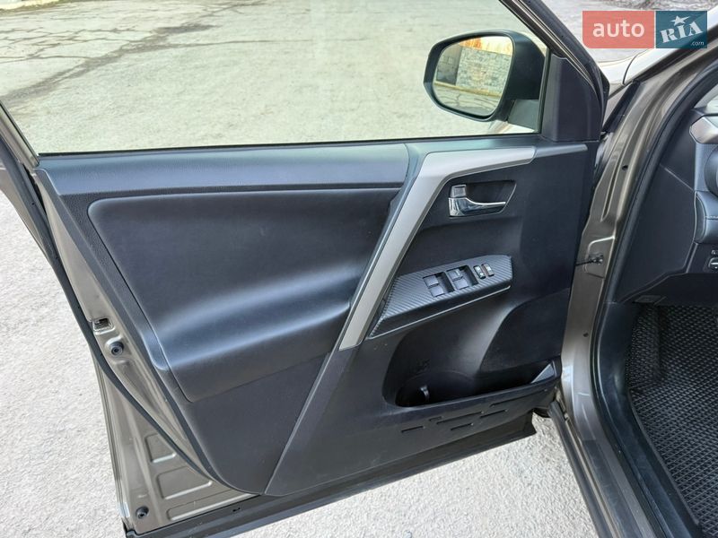 Внедорожник / Кроссовер Toyota RAV4 2013 в Звягеле