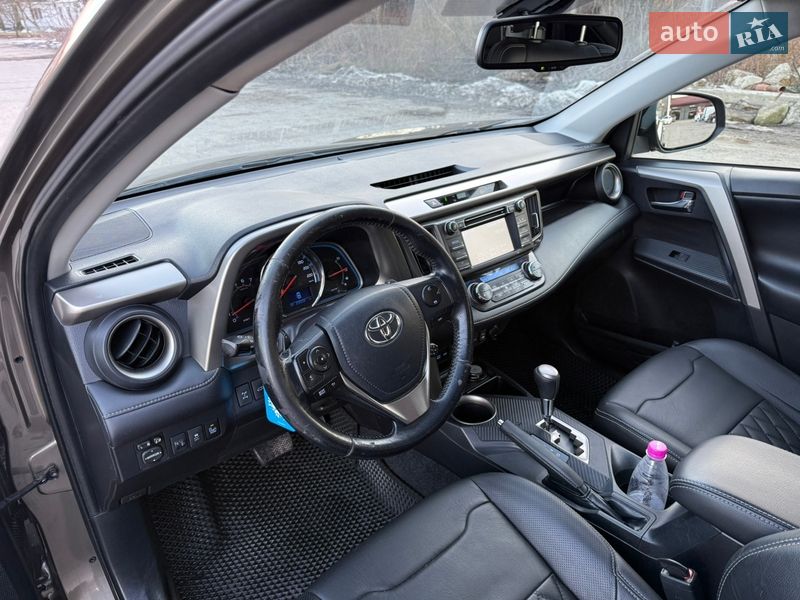 Внедорожник / Кроссовер Toyota RAV4 2013 в Звягеле
