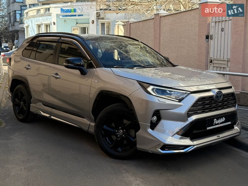Внедорожник / Кроссовер Toyota RAV4 2021 в Одессе