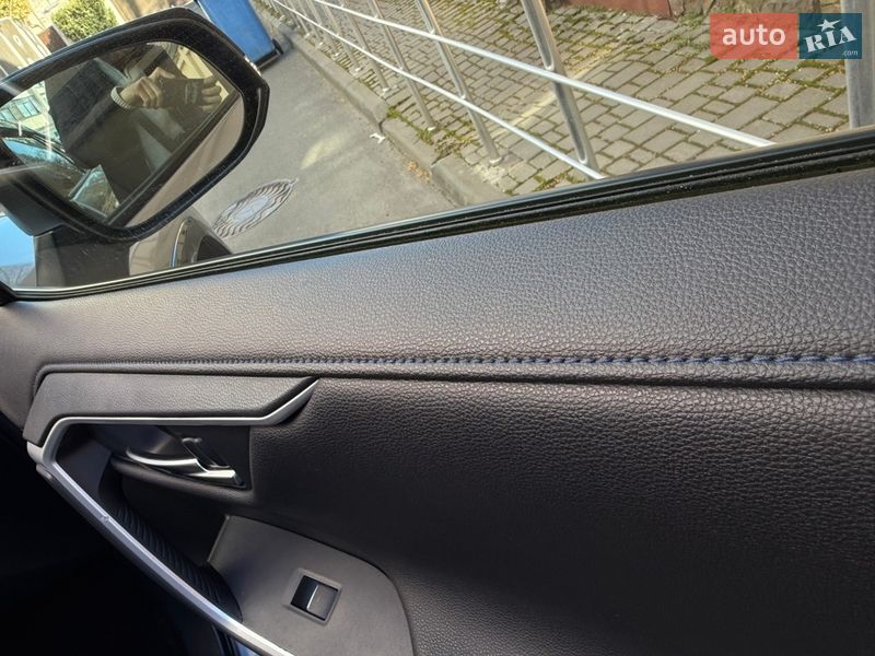 Внедорожник / Кроссовер Toyota RAV4 2021 в Одессе