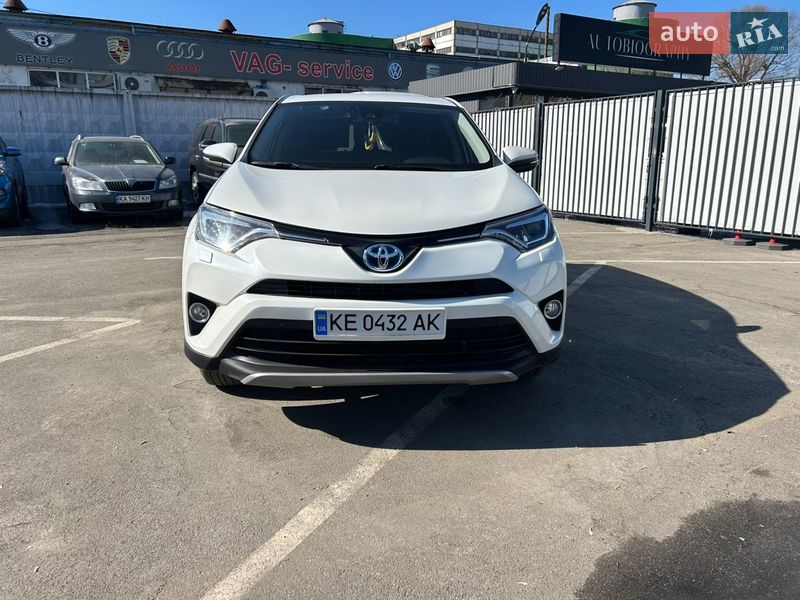 Внедорожник / Кроссовер Toyota RAV4 2016 в Киеве