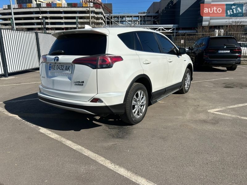 Внедорожник / Кроссовер Toyota RAV4 2016 в Киеве